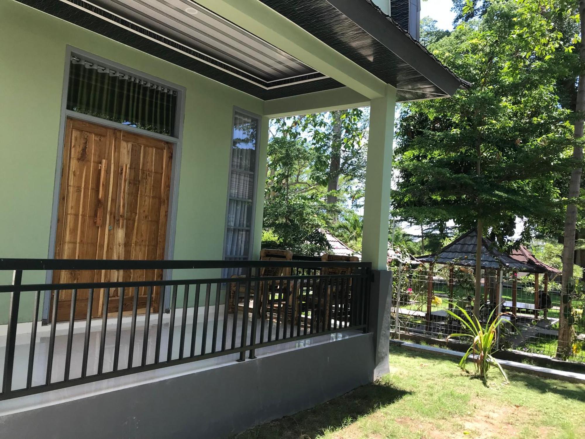 Pohon Purba Resort & Restaurant Labuhan Pandan Exterior foto
